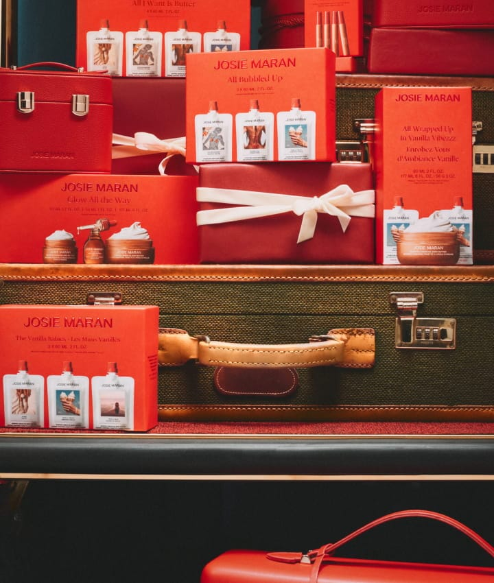 HOLIDAY SETS
